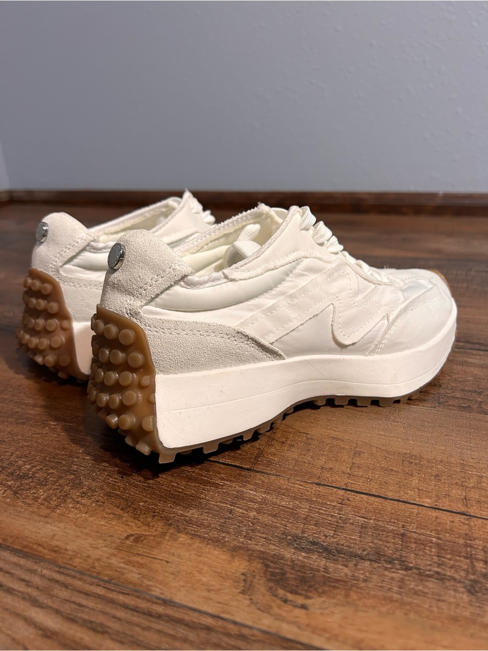 NEW Steve Madden Campo Sneakers solid white sz 6 - Picture 5 of 8